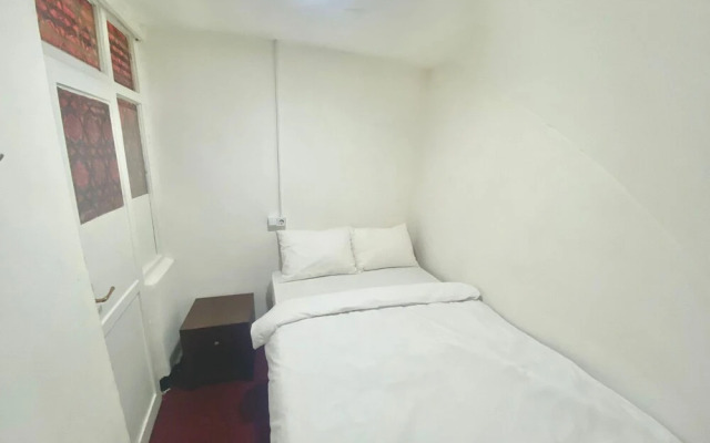 Hamam Hostel 1469