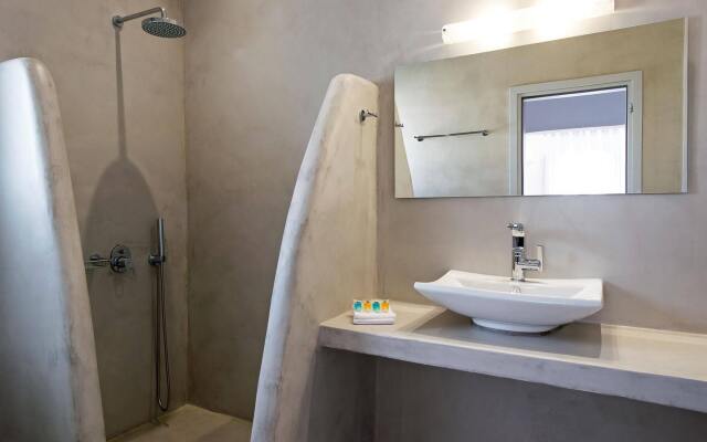 Central Fira Hotel