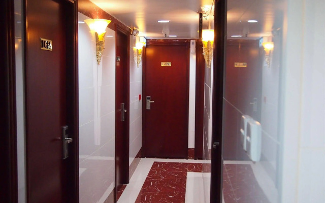 Delta Lounge
