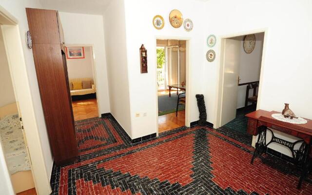 Apartments Luka & Sara