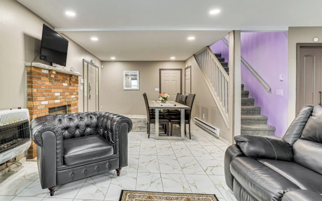 Pocono Getaway: Hot Tub, Community Lake Access!