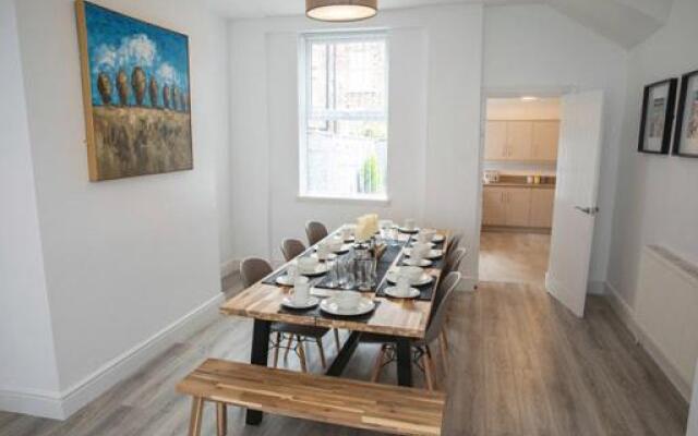 Sybil Townhouse Anfield Sleeps 15