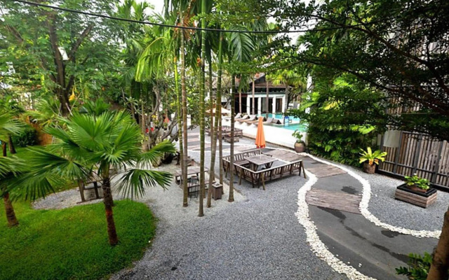 Paragon Inn