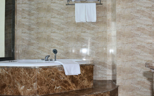 Muong Thanh Grand Cua Lo Hotel