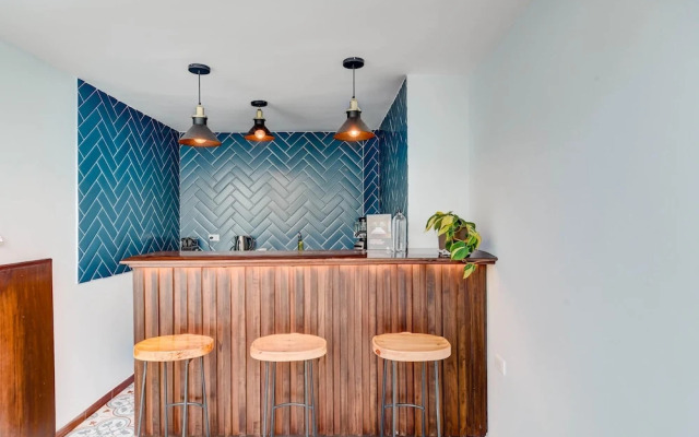 Chic 4BR Getaway in Vibrant La Candelaria