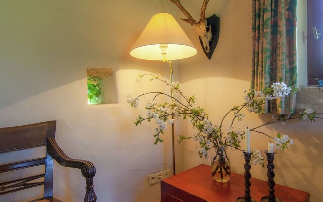 Exquisite Holiday Home in Issac With Swimming Pool