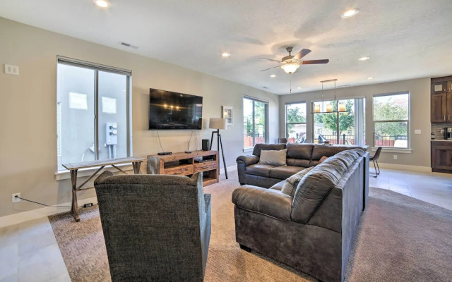Luxury Moab Vacation Rental w/ Pool Access!