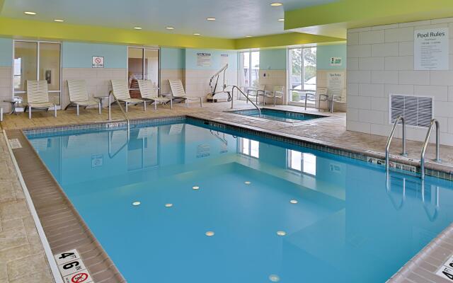 Holiday Inn Express Hotel & Suites Terre Haute, an IHG Hotel