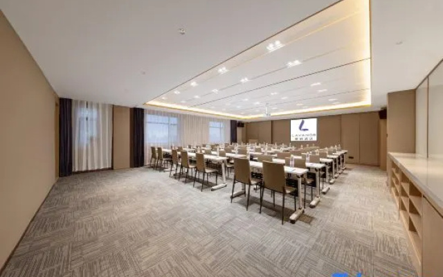 Lavande Hotel  (Urumqi Changchun Road Innovation Square Branch) – Guest Rooms – Urumqi