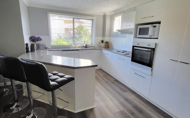 3 Bedroom Surfers Paradise Apartment