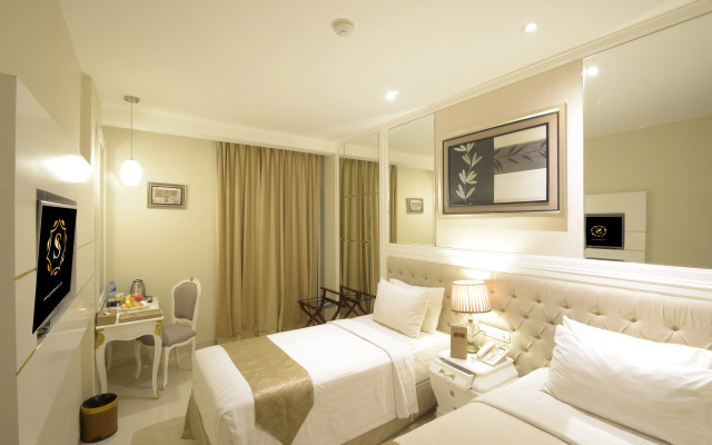 Grand Savero Hotel
