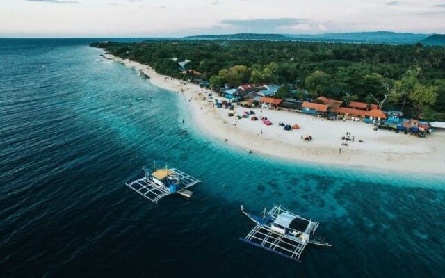 Maayong Hostel - Adults Only