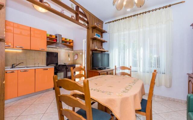 Apartments Ivan - 15 m from beach