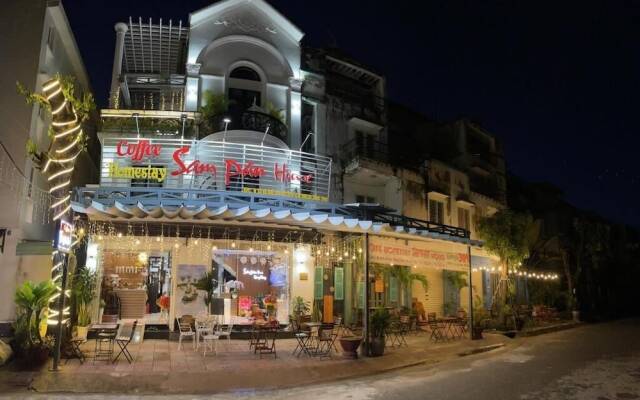 Sampan House