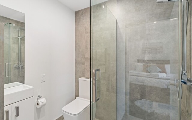 A Luckie Charm - 8 Bedroom Townhouse