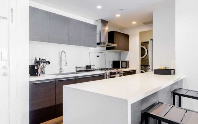 w Stunning 2BR With Terrace in YOO