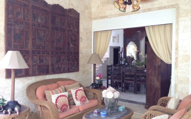 Villa Habibi Coson