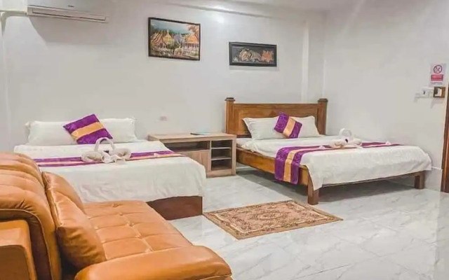 NuttyPhoy Hotel