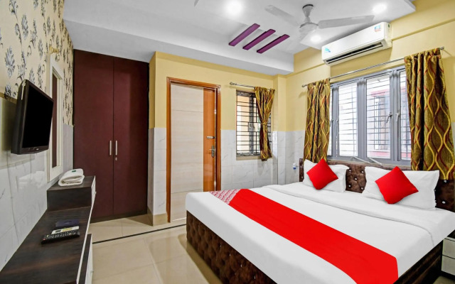 OYO Flagship 80558 Nirwana Gust House Newtown