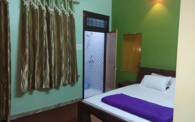 Hotel Zamarrud Palace