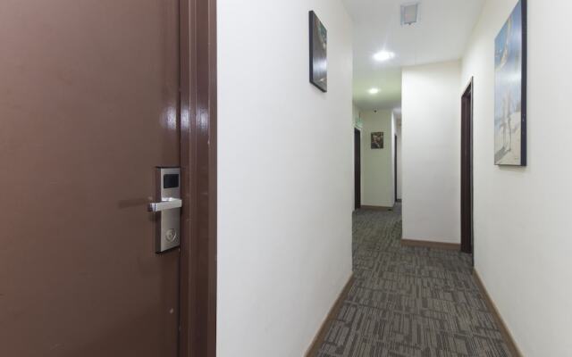 OYO 445 Charisma Hotel