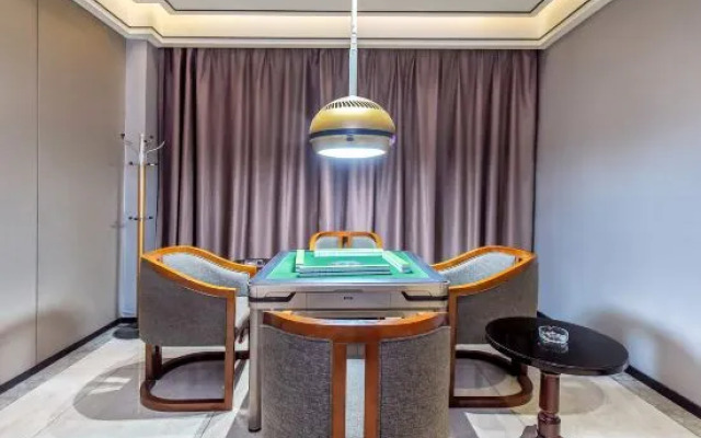 Rhonda International Collection Hotel (Zhongshan Henglan Commercial Center Store)