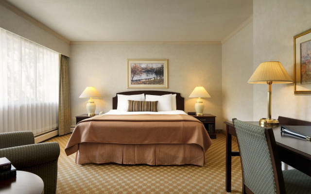 Royal Scot Hotel & Suites