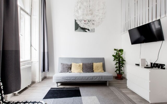 Erzsebet 52 Apartment