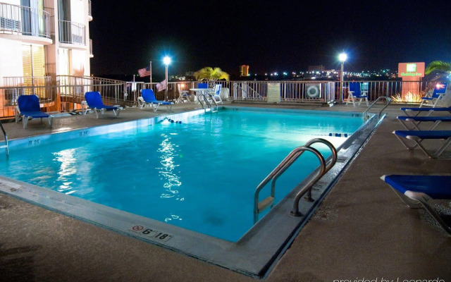 Holiday Inn Charleston Riverview by IHG