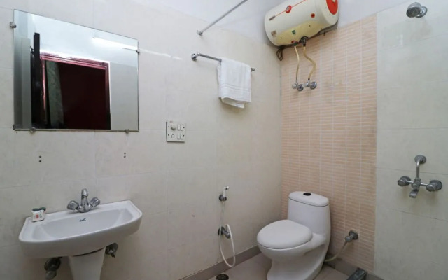 Vashu Residency By OYO Rooms