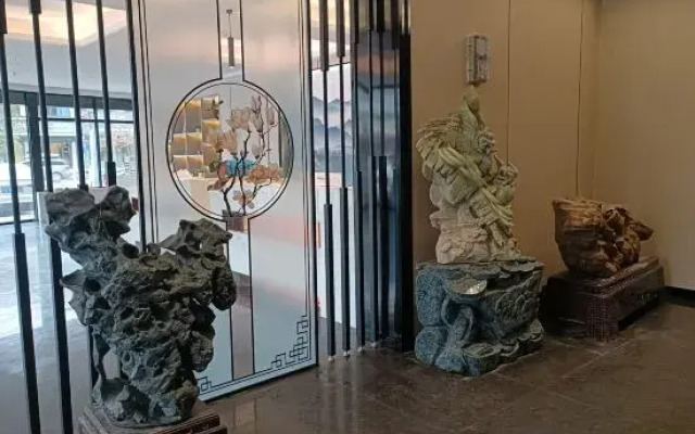 Yilaideng Hotel (Wanning High-speed Railway Station City Government Branch)