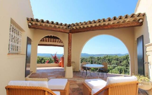 Majestic Holiday Home in Grimaud With Private Pool