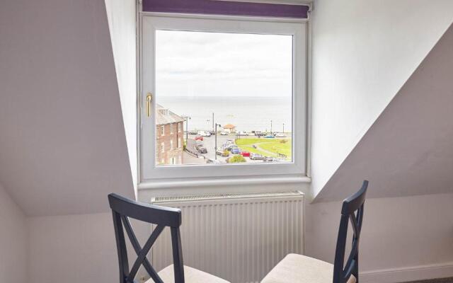 Host Stay The Whitby Pearl