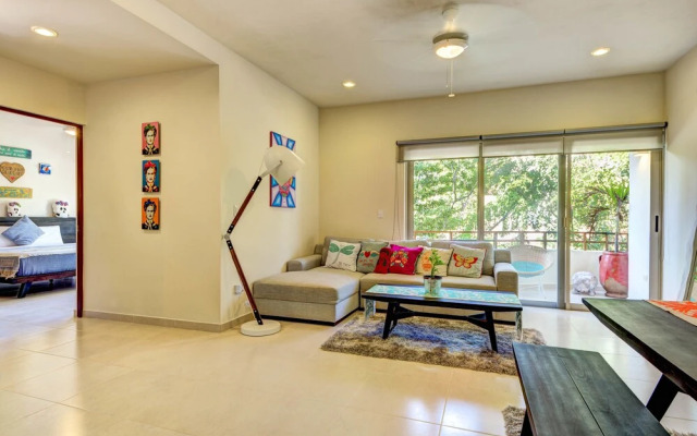 Peggy 2 BDRM apt sleeps 4 balcony