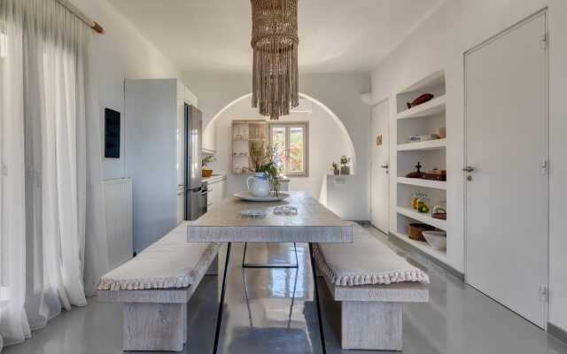 Monogram Travel Paros