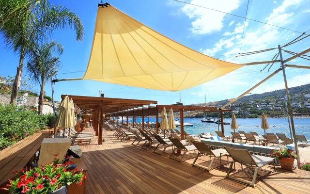 Mare Deluxe Residences & Villas