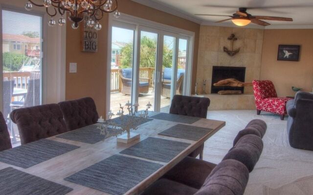 Palm Breeze - 4 Br Home