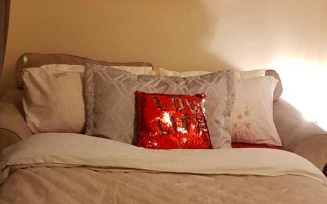 Classic Apartment in Leeds near Roundhay Park