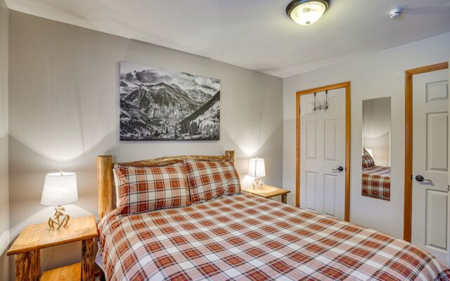 Cozy Ouray Apartment, Steps to Riverwalk Trail!