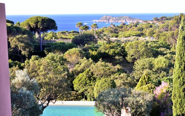 Villa With 6 Bedrooms In Ramatuelle, With Wonderful Sea View, Private Pool, Enclosed Garden 3 Km From The Beach