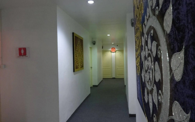 OYO 568 Art Hotel Hua Lamphong - Hostel