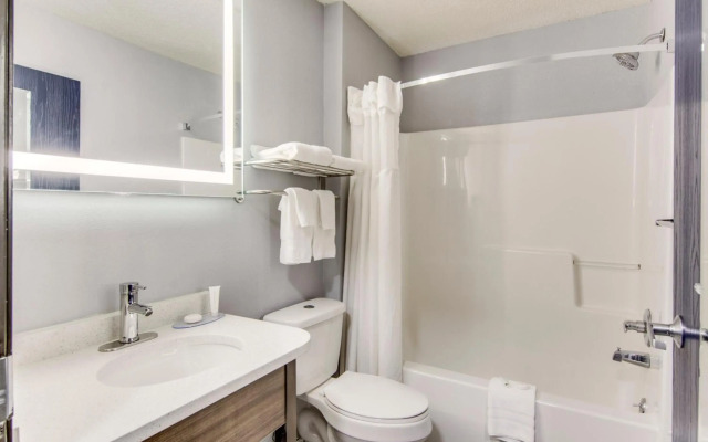 Pismo Lighthouse Suites