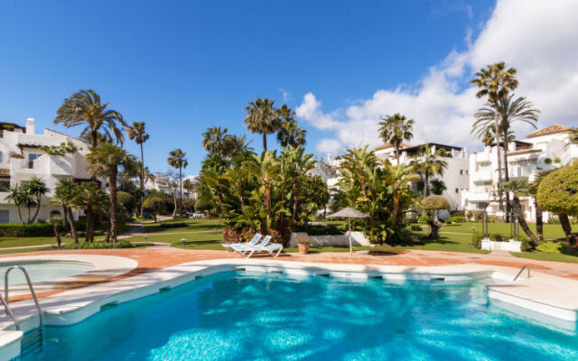 Alcazaba Beach Apartment 3302