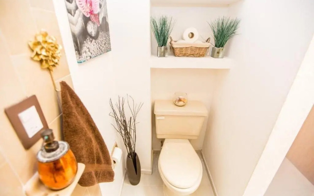 Casa Blanca Boutique & Organic