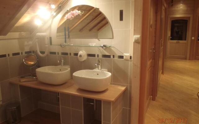 Le Chalet du Pont des Fées - Sauna & SPA