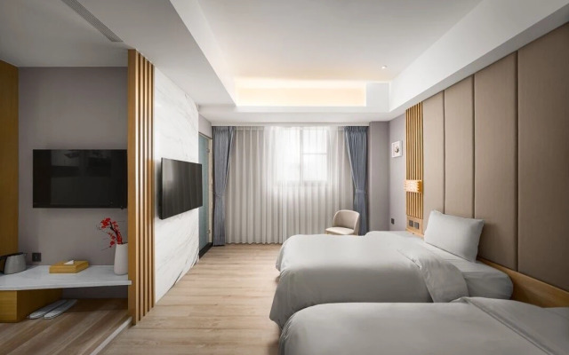 Gamalan FL Spring Hotel