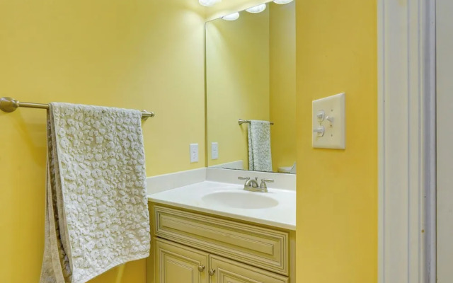 Scenic Studio w/ Dock Access in Fayetteville!