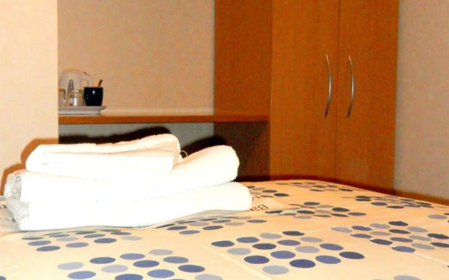 Heathrow Lodge