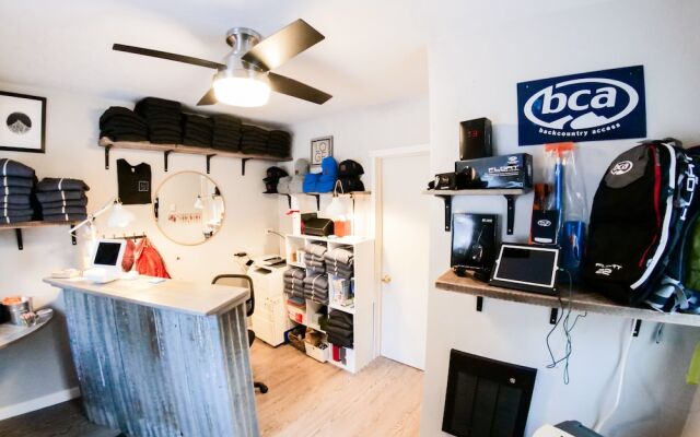 LOGE Leavenworth Riverside