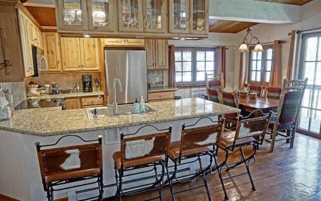 Davos Trail 2586 East - 5 Br Home